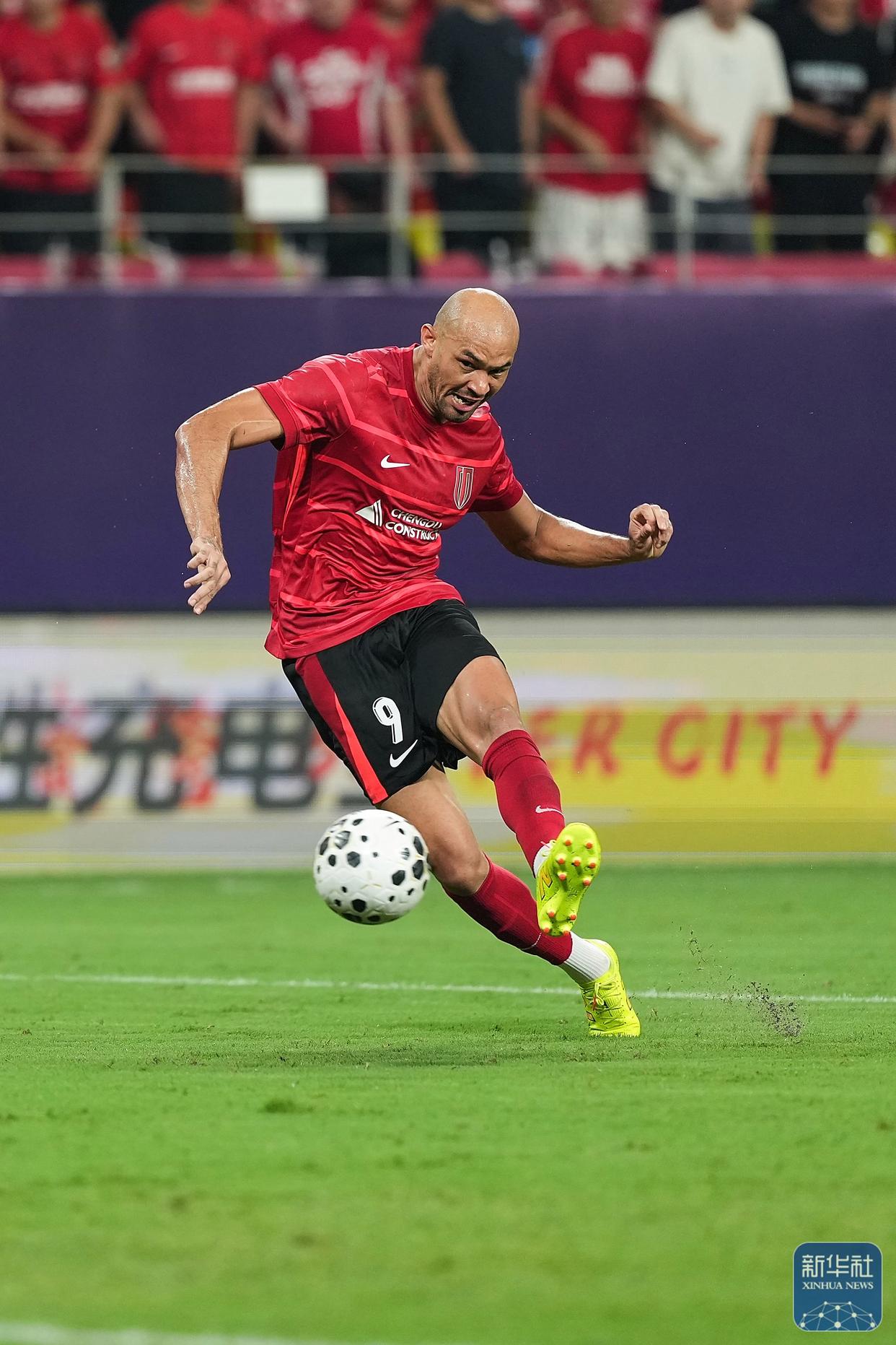 lol攻略-赛地聚焦——亚冠集结日热度飙升，成都蓉城门线救险，态度坚定，临场指挥获称赞的简单介绍