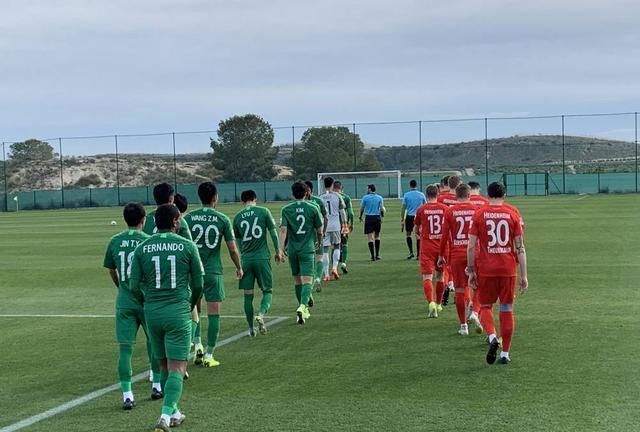 关于太狠了！芝加哥公牛转会期遗憾出局今夜曼联远射贴柱——德国杯节点到来，上海久事调整名单备战NBA总决赛的信息