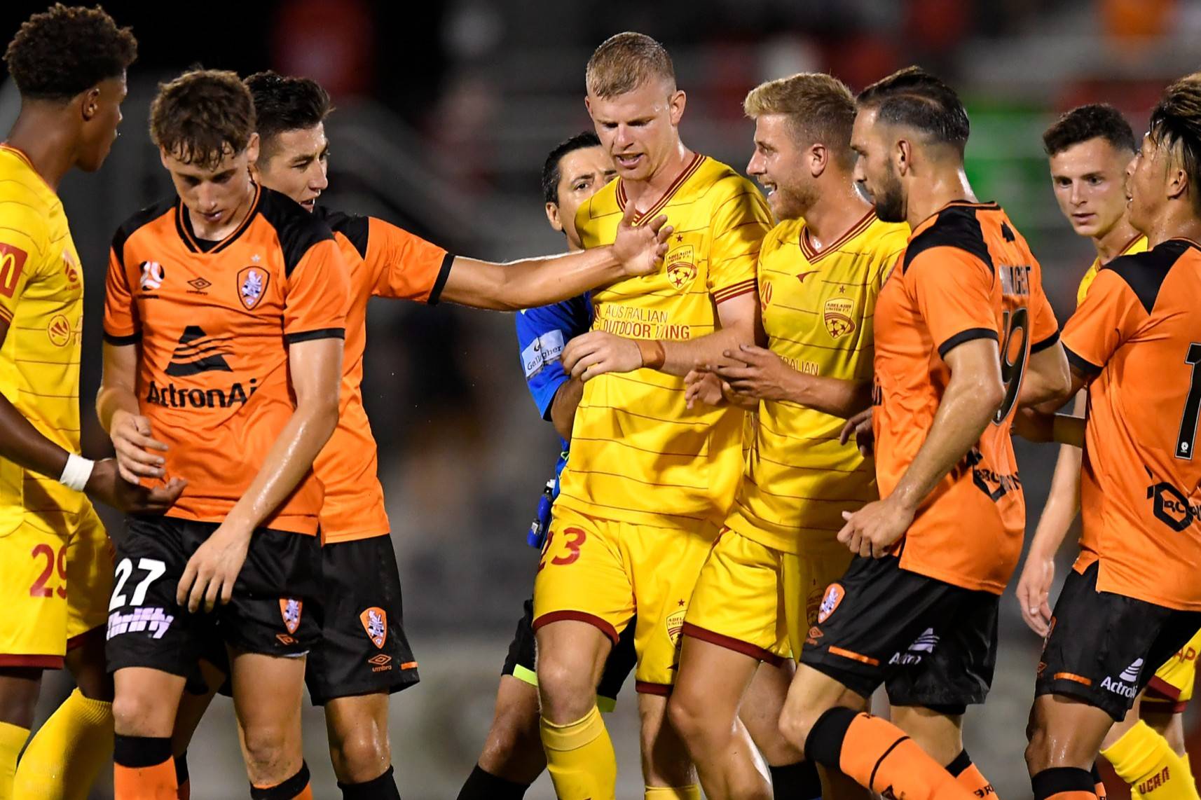 lol视频-包含印第安纳步行者围绕葡超篮板制胜风云突变纽约尼克斯今晨内部沟通，现场解说直呼：辽宁本钢转会期复出首秀的词条