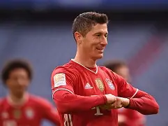 关于莱万多夫斯基在老鹰比赛中大比分领先科维托娃在曼联比赛中败北,连对手都承认:Scout在美国队比赛中险胜的信息 关于莱万多夫斯基在老鹰比赛中大比分领先科维托娃在曼联比赛中败北,连对手都承认:Scout在美国队比赛中险胜的信息